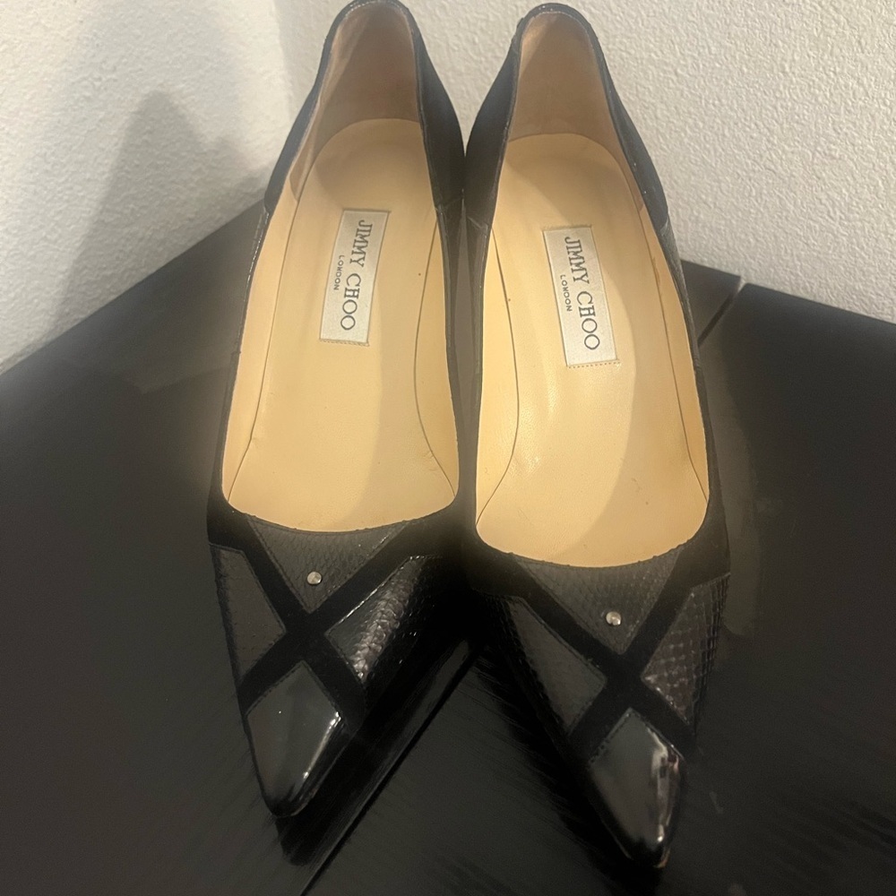 Jimmy Choo Black Snakeskin & Suede Pumps 👠